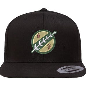 Czapki z herbem Mandalorian | Pełnokolorowy haft na czapce Flex Fit, czapce SnapBack Flat Bill, czapce „Dad” lub beanie