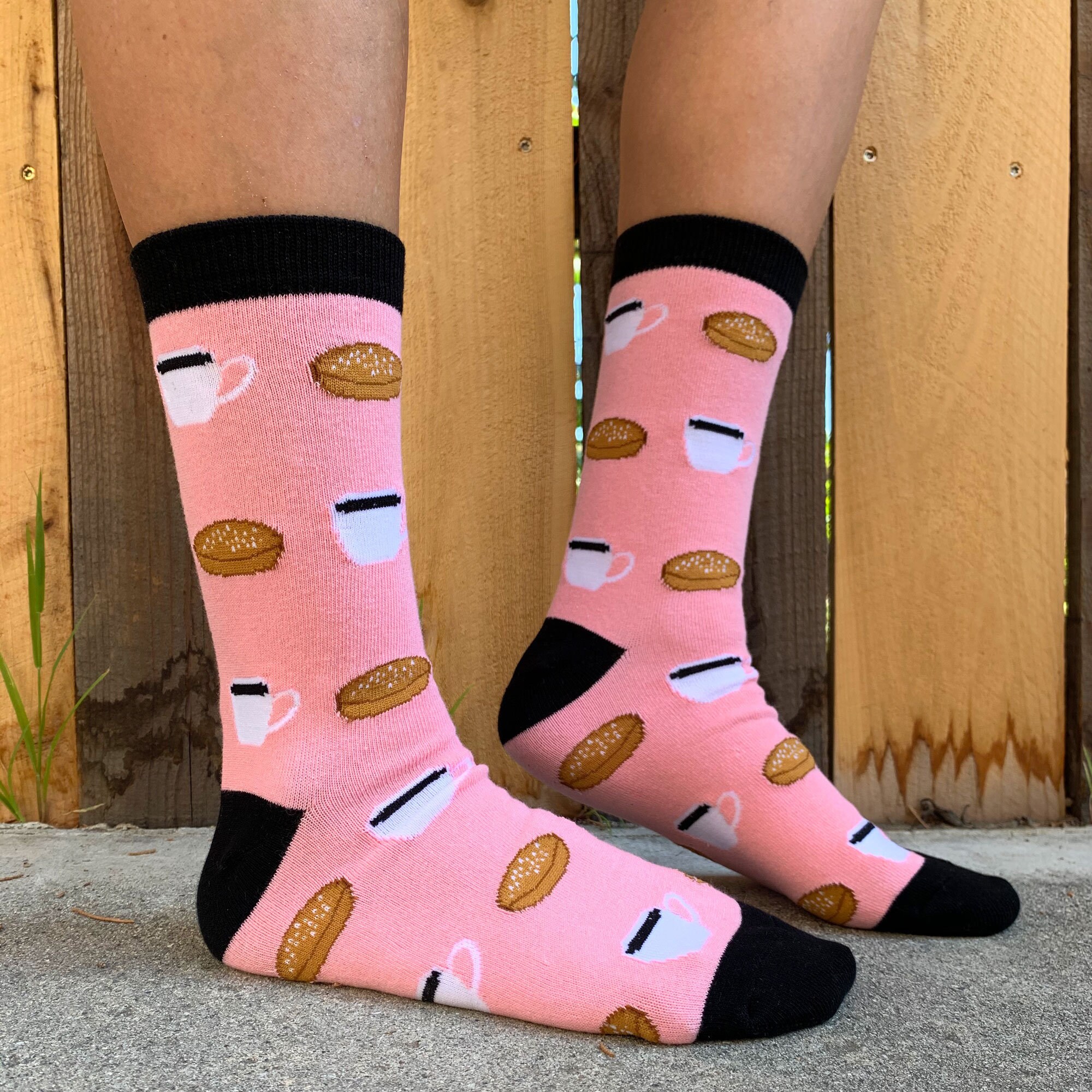Quesadilla salvadoreña con café socks