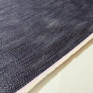 Sällsynt! 473 g ojämnt färgad slubdenim med vit kant, japanskt denimtyg bild 3