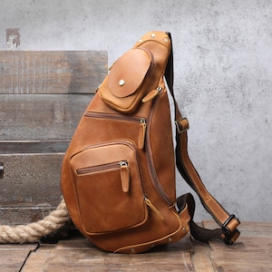 Personalisierte Sling Bag, kleiner Reiserucksack, Lederrucksack für Herren, kleine Crossbody-Tasche für jeden Tag, Herrenumhängetasche, Leder Bauchtasche