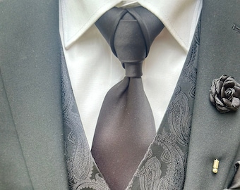 Queen Knot Necktie, Wedding Necktie, Gift Ideas for Boyfriend, Cute Gift for Girlfriend
