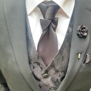Virginia Knot Necktie: Pre-Tied Wedding Necktie
