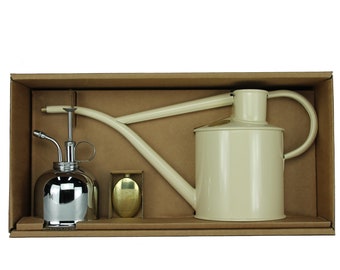 Haws Room Watering Can Watering Can Beige with Nickel Plant Sprayer in Gift - Set The Rowley Ripple - Two Pint cream