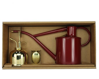 Haws Room Watering Can Burgundy Red con pulverizador de plantas de latón en regalo - Set - The Rowley Ripple - Two Pint Burgundy