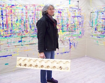 Mobile pallet table / foldable for 18 colors