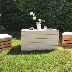 Schöne, große Spielzeugkiste mit Deckel in zeitlosem Weiß, für