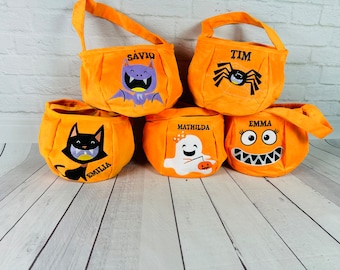 Halloween Süßigkeiten Tasche / Korb / Beutel mit Personalisierung. Fledermaus, Gespenst, Katze, Geist, Kürbis. Samt Beutel Halloweenkorb