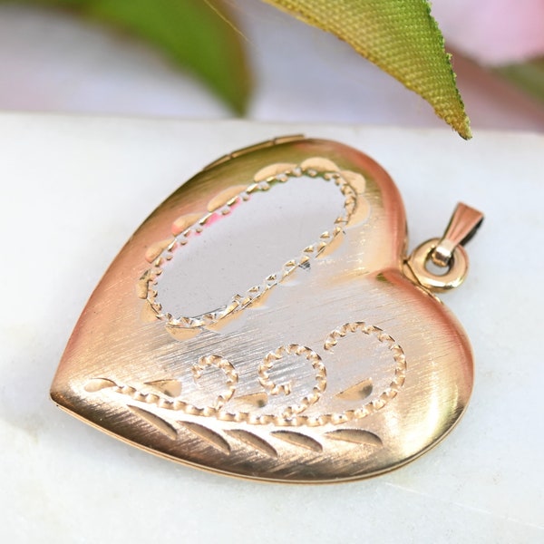 médaillon coeur vintage 12k GF | grand médaillon rempli d'or | monogrammable | gravable | pendentif médaillon photo coeur | cadeau de bijoux pour elle