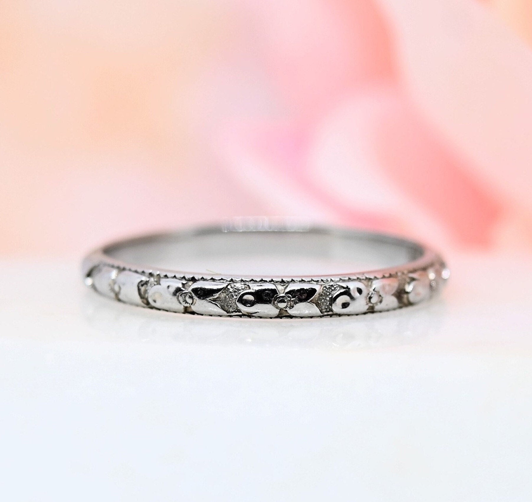 Belais 18k wedding sale band