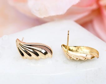 Vintage 14k gold earrings 5/8" angel wing earrings small lightweight 585 yellow gold studs classy sculpted estate fine jewelry gift for her