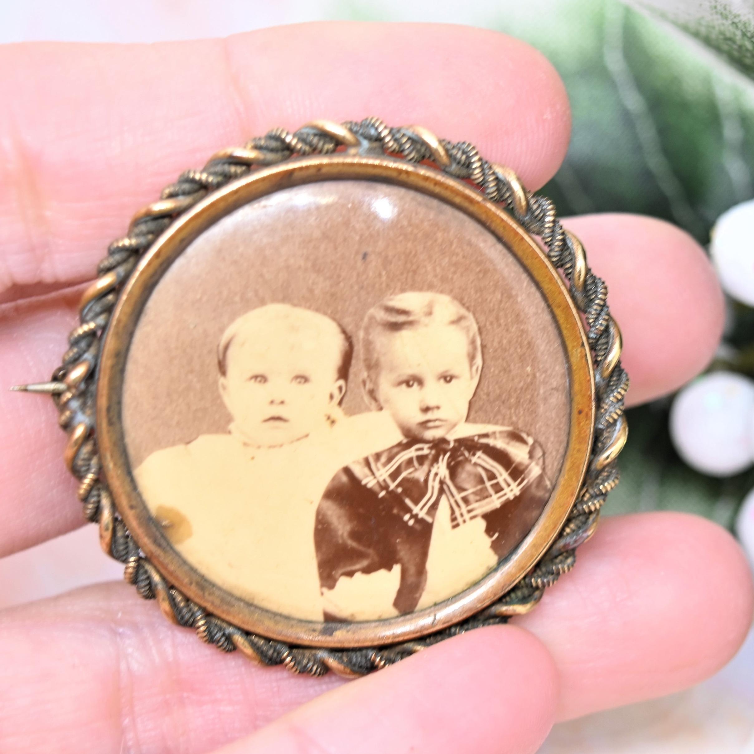 Broche Ancienne Porte-photo - Blason Armoiries Britanniques - Plaqué Or