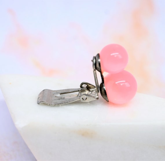 Vintage pink moon glow lucite clip on earrings bu… - image 2