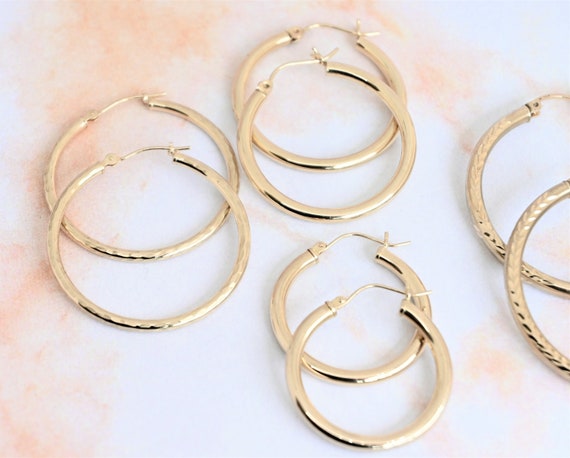 Vintage 14k gold hoop earrings polished diamond c… - image 2