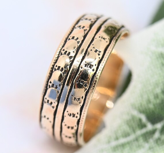Vintage 14k Gold Eternity Wedding Band With Black Enamel Design 