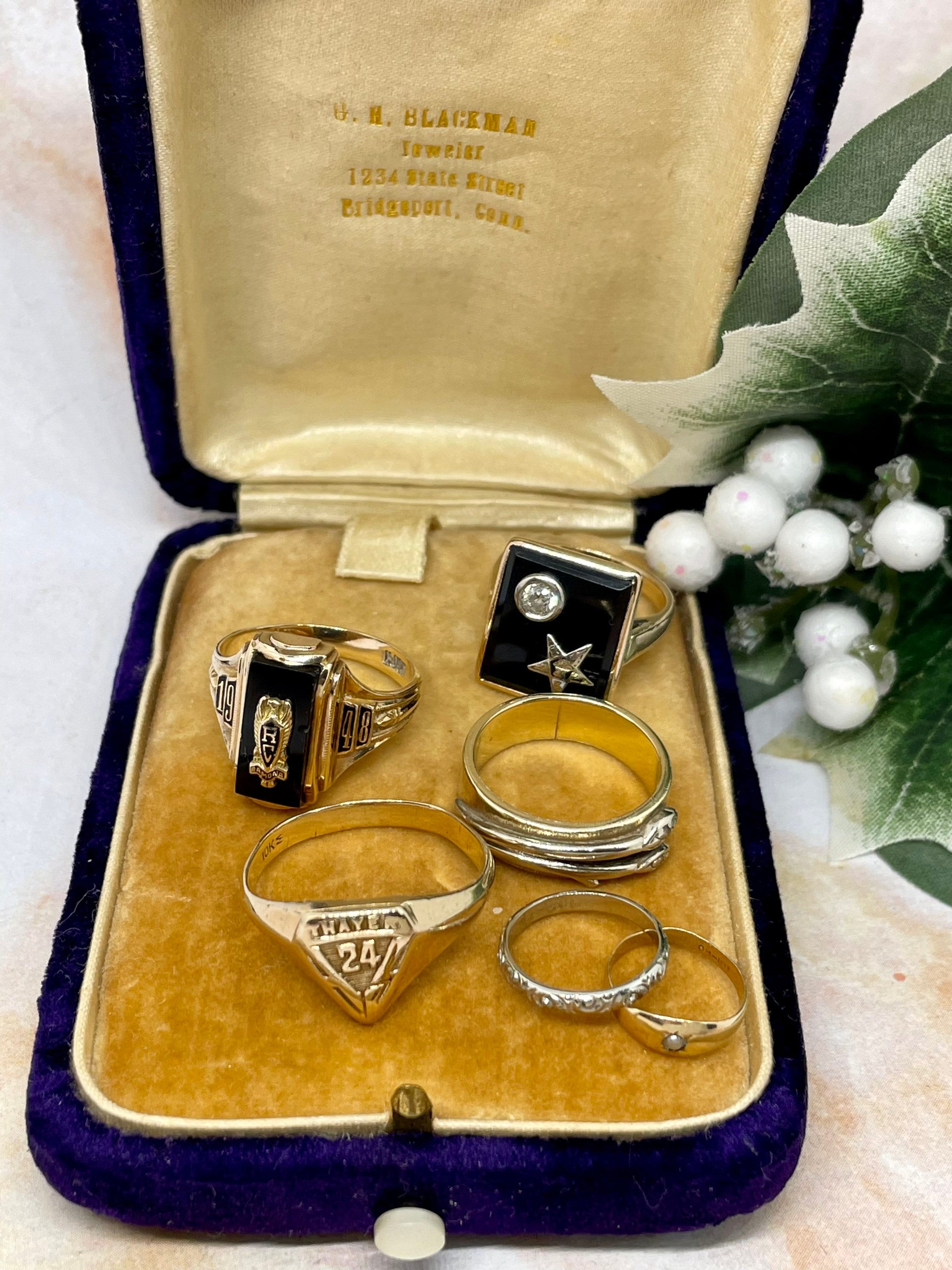 1925 Signet Ring in 14k Gold Size 4.5 I GHS Monogram Art Deco Class Ring Chunky Gold Pinky Ring Triangle Antique Fine Jewelry Gift for Her - Etsy 1925 Signet Ring in 14k Gold Size 4.5 I GHS Monogram Art Deco Class Ring Chunky Gold Pinky Ring Triangle Antique Fine Jewelry Gift for Her - Etsy