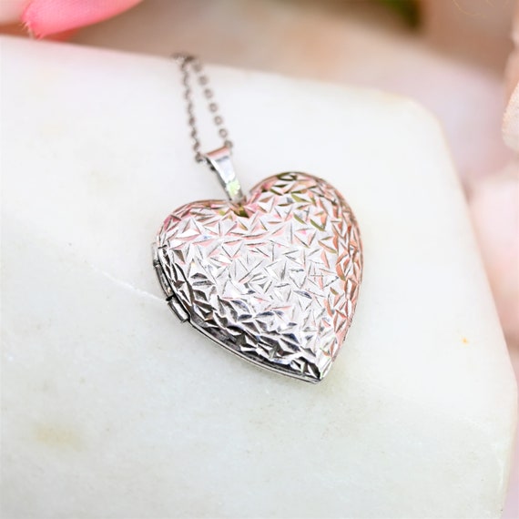 Vintage silver heart locket heart pendant necklac… - image 1