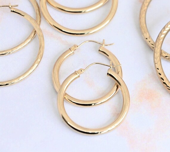 Vintage 14k gold hoop earrings polished diamond c… - image 3
