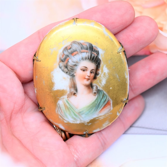 Exquisite antique portrait brooch hand painted po… - image 2