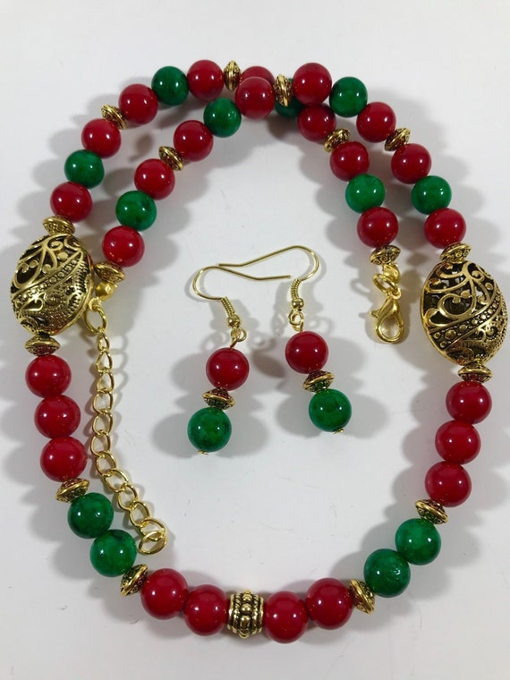 christmas bead necklace