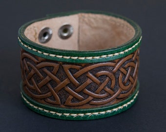 Hamdmade leather celtic braclet