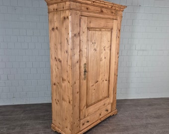 24672 Garderobekast Biedermeier 1850 massief antiek grenen