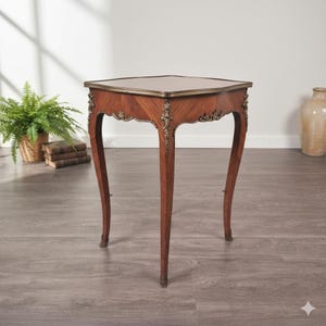 27736 Beistelltisch Dresdener-Barock Nussbaum furniert 1850 Antik