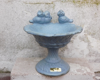 kleine Vogeltränke / Insektentränke auf Fuß mit Vögeln - Keramik - Deko Balkon - Terrasse - Rasen - Garten - Vogelbad - Gartenkeramik -