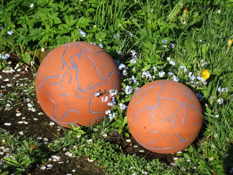 2 handgetöpferte Gartenkugeln Keramikkugeln Tonkugeln Etsy