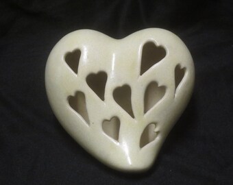Keramikherz zum Beduften - für Duftpotpourri / Duftblüten - weißes Herz aus Keramik - Baddeko - Küchendeko
