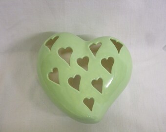 Herz aus Keramik - für Duftblüten - Duftherz - Keramikherz - pastellgrün - mintgrün - Baddeko - Valentinstagsgeschenk - für Freundin - Frau