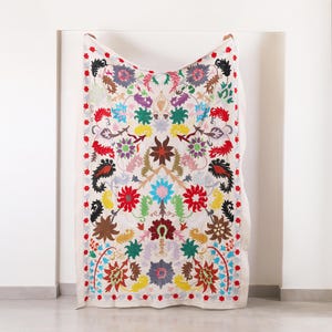 Hand Embroidered Indian Suzani Throw Bedspread Tapestry, Sofa Couch Throw Cover, Colourful Uzbek Embroidery Floral Art Wall Hanging Twin