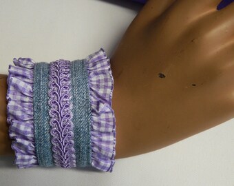 Alpine look bracelet "ruffle purple"