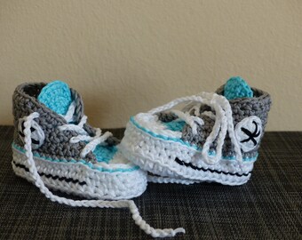 Personalized baby shoes, gift for baptism, birth, embroidered with name/date, sneakers, unique, crocheted baby shoes, customizable