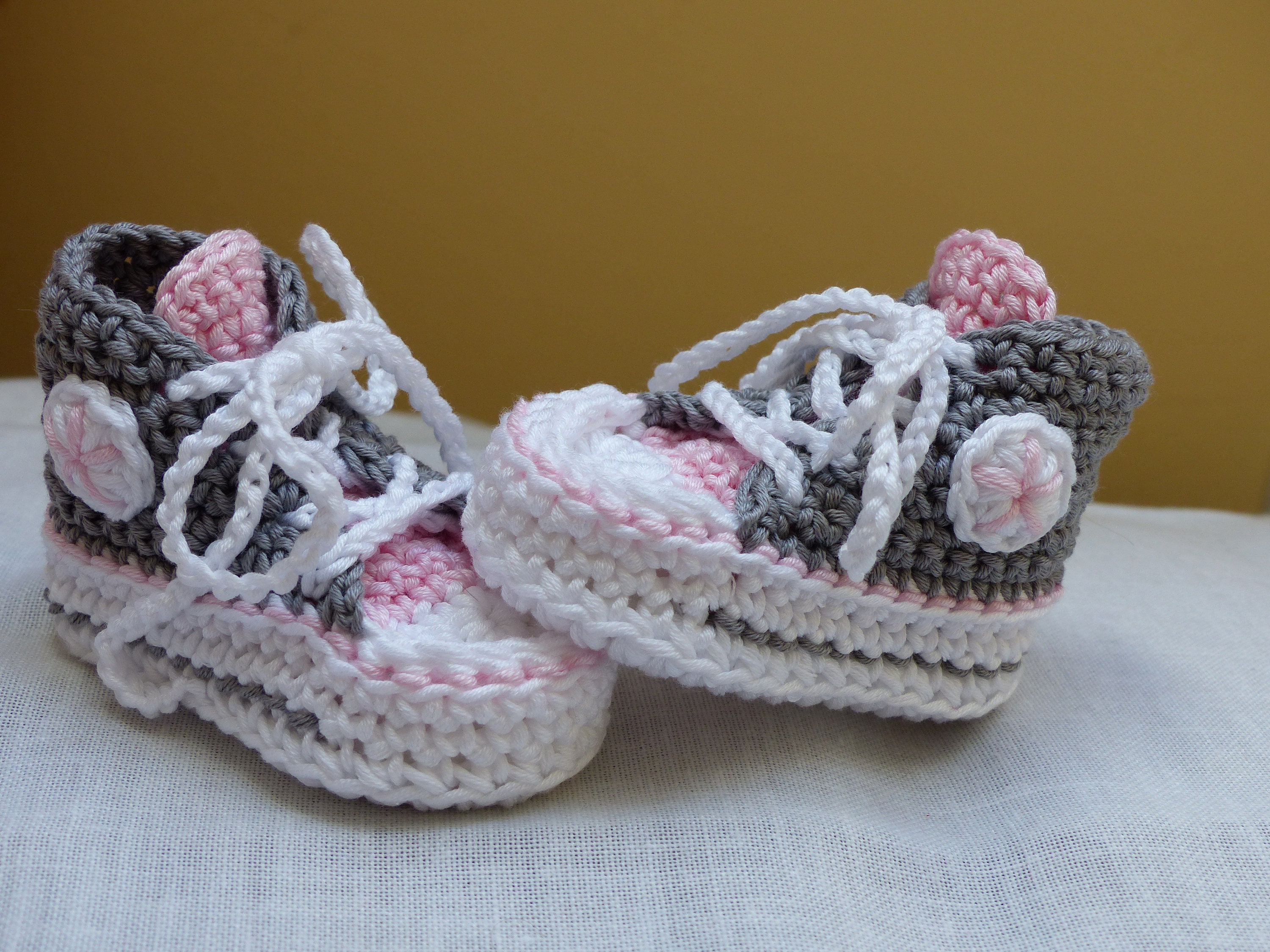 name date baby shoes