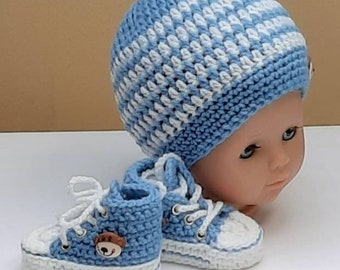 Baby hat and sneakers in a set - Size: from 3 to 6 months