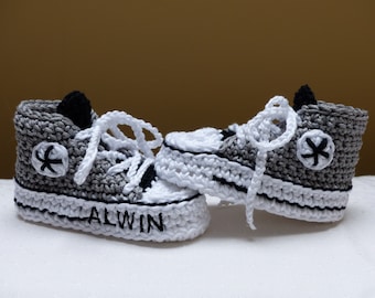 Baby shoes with names - Personalized crocheted baby shoes - a great gift idea for a baptism or birth