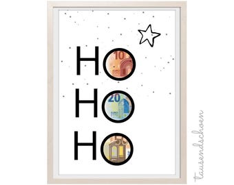 Puede incluir: Una impresión enmarcada con las palabras "HO HO HO" en letras negras. Las Os se reemplazan con imágenes de billetes en euros. Una estrella y pequeños puntos están dispersos en el fondo blanco. El marco es de color claro.