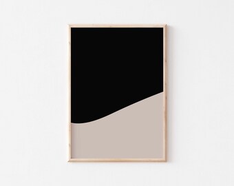 Puede incluir: Impresión de arte abstracto en un marco de madera. La impresión presenta un fondo negro con una línea curva que lo separa de un fondo marrón claro.