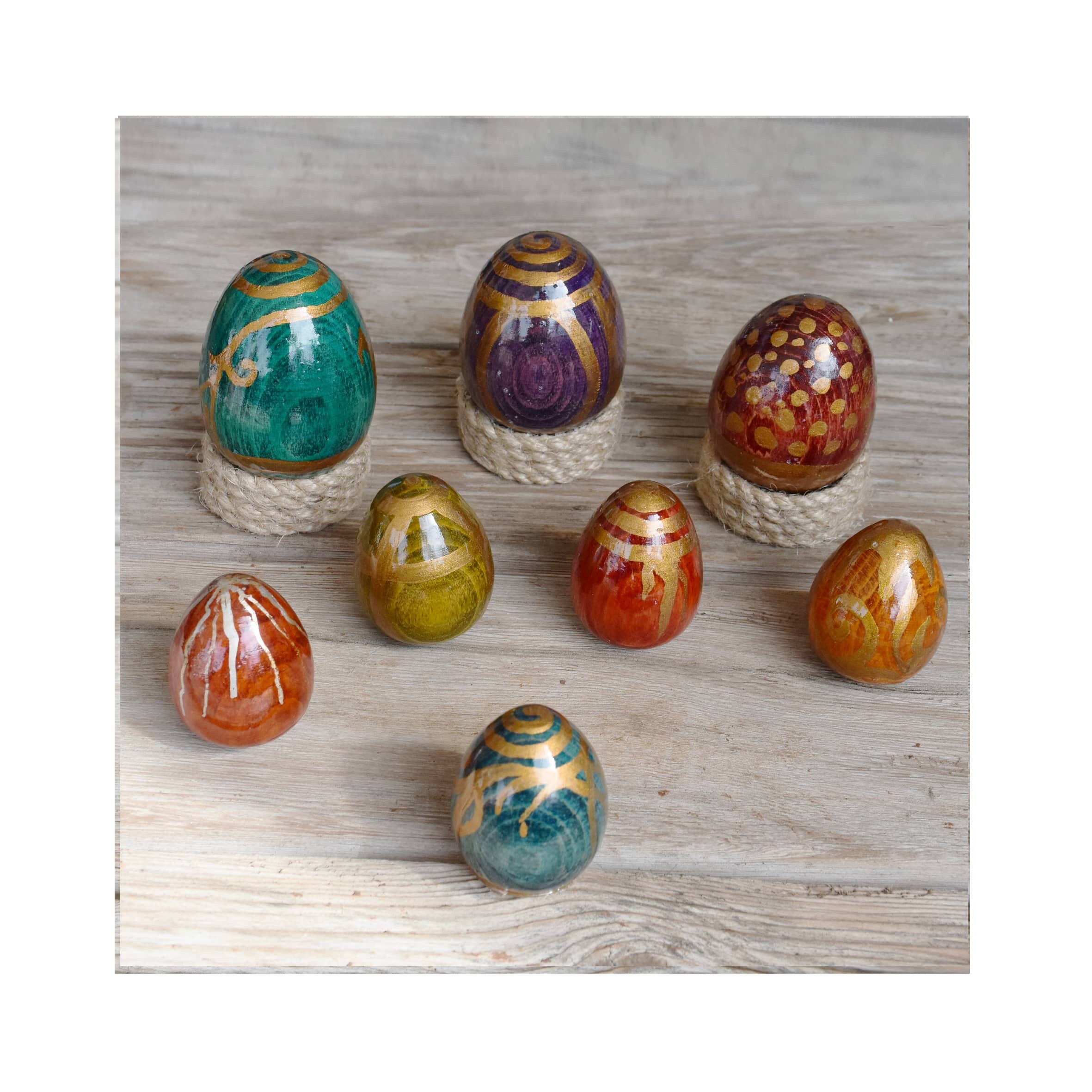 Ensemble de 8 Oeufs Colorés Pâques Faits à La Main Du Bois Hêtre | 3 Grands et 5 Petits Vendus avec 