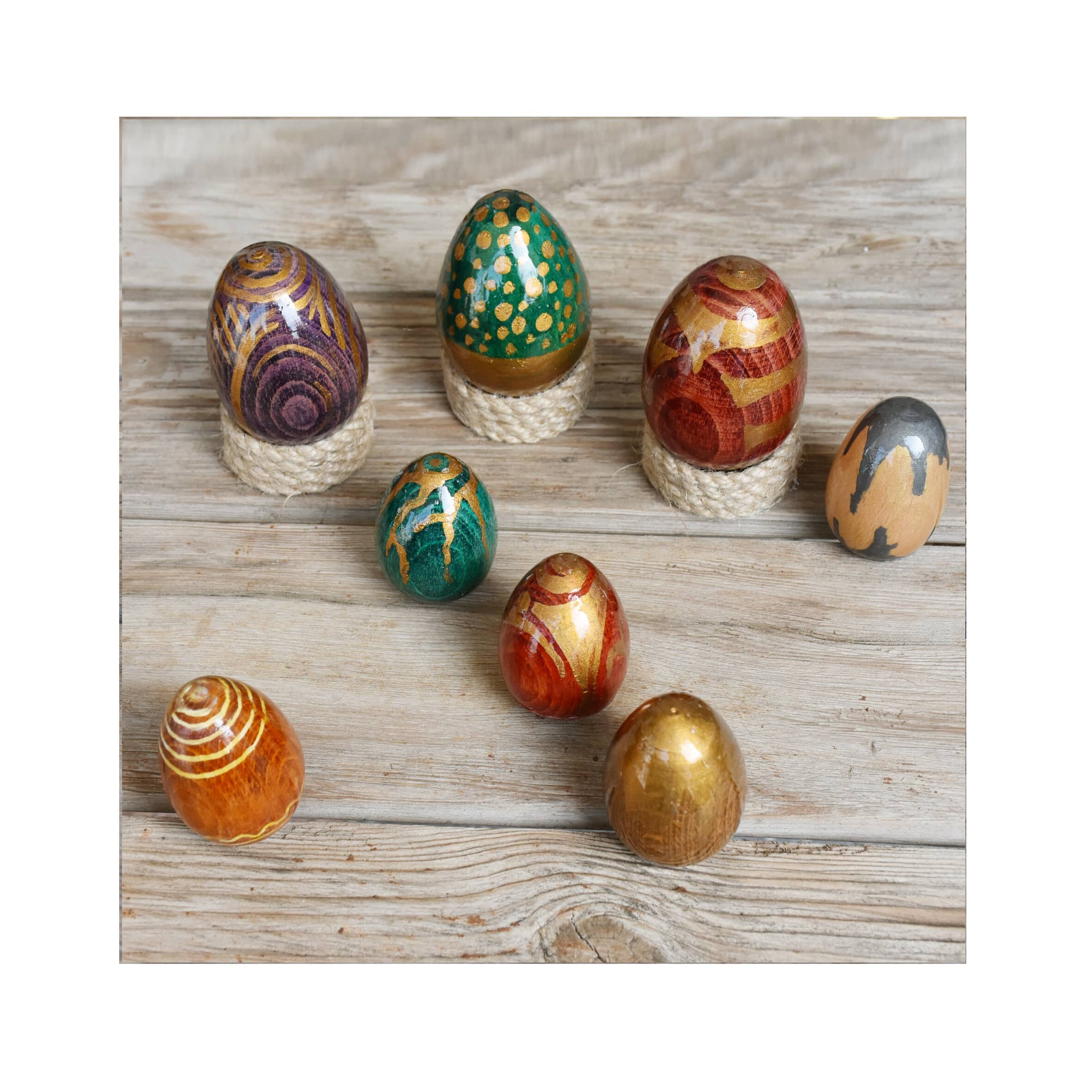 Ensemble de 8 Oeufs Colorés Pâques Faits à La Main Du Bois Hêtre | 3 Grands et 5 Petits Vendus avec 