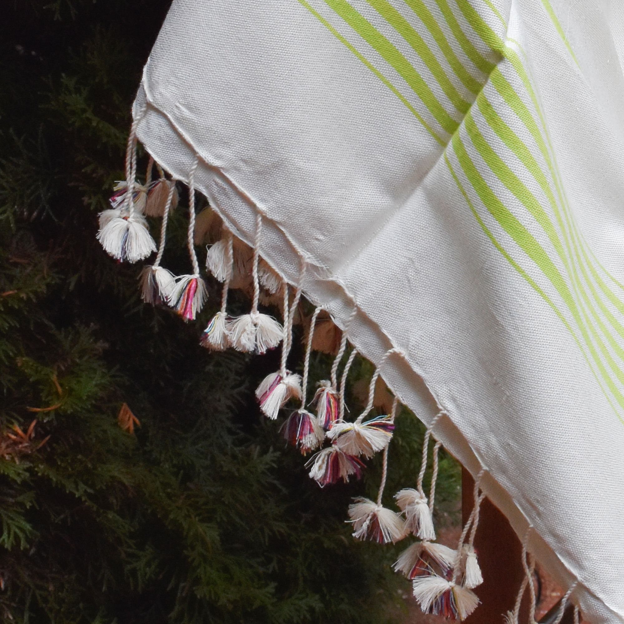 Serviette de Plage Blanche Faite à La Main avec Des Rayures Vertes