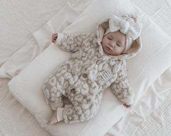 Boucle Leo Overall, Beige Baby Overall, Kinderpakje, Teddypakje, Comfortabele Overall, Baby Winterpakje, Handgemaakte Kinderkleding