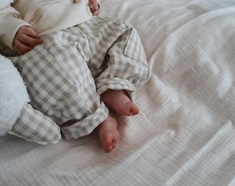 Broekje met ruitpatroon voor baby's en peuters | Unisex seersucker broek met ruitjes, grijs en crème | Duurzaam biologisch katoen | Ruitjespatroon | Handgemaakt