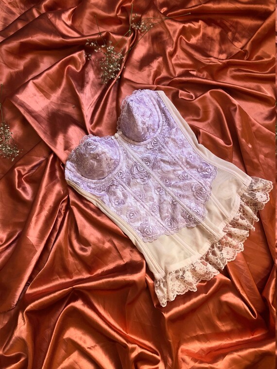 Vintage flower embroidered corset