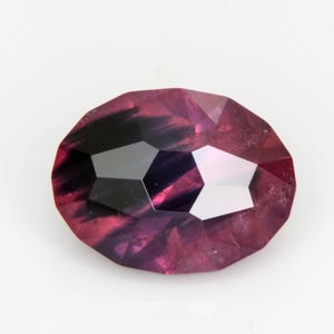 Tanzanian Winza Pink -Blue Sapphire, Oval Shape, 1.37 ct, Loose gemstone, Precision cut