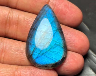 Cabujón de pera de labradorita azul brillante, gema natural de base plana para la fabricación de joyas.