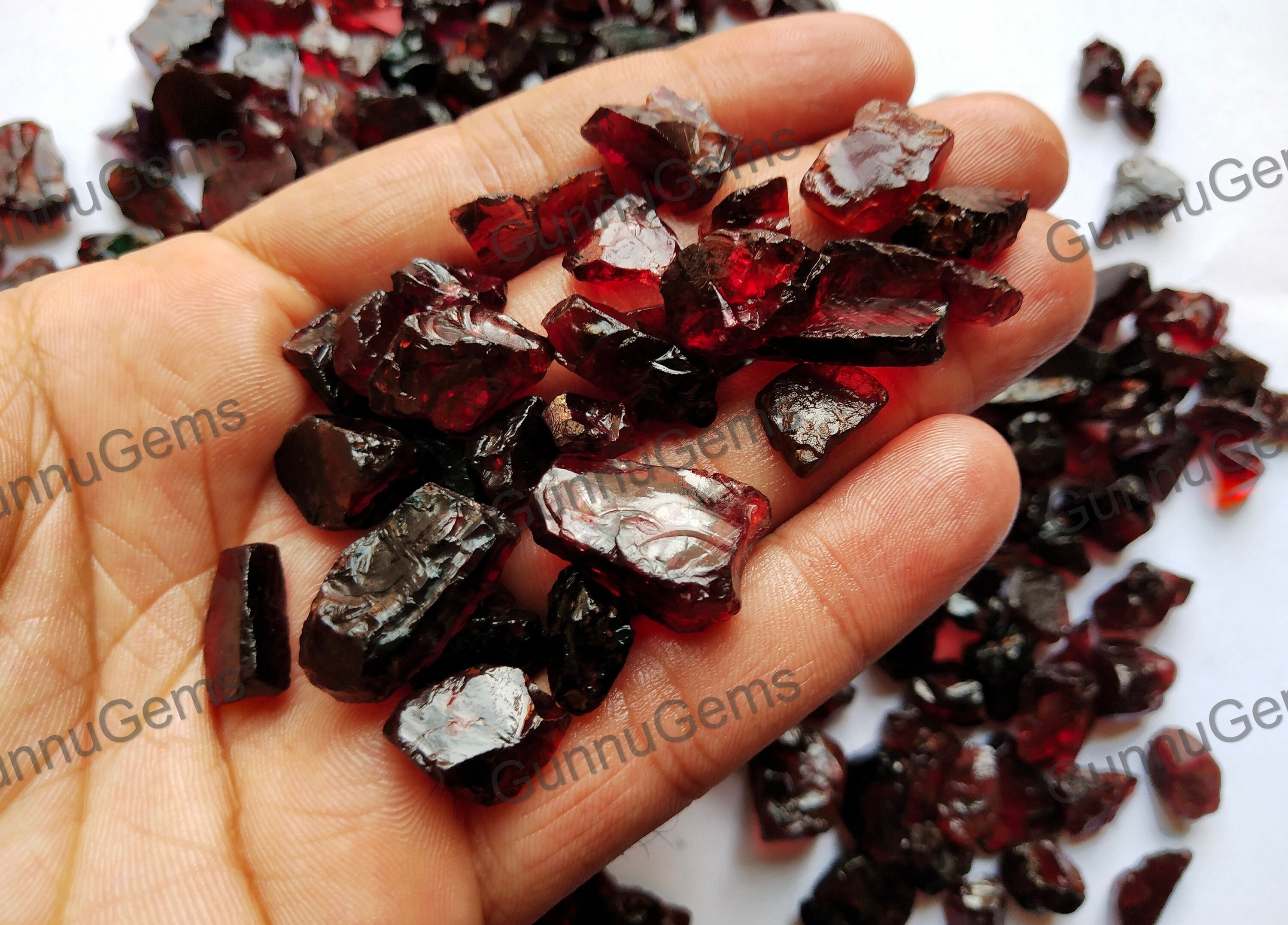 Thecraftman Natural Raw Red Garnet Stone Rough Crystal Stone for Cabbing,  Tumbling, Cutting, Polishing, Wire Wrapping, Gem Mining, Wicca, Reiki and