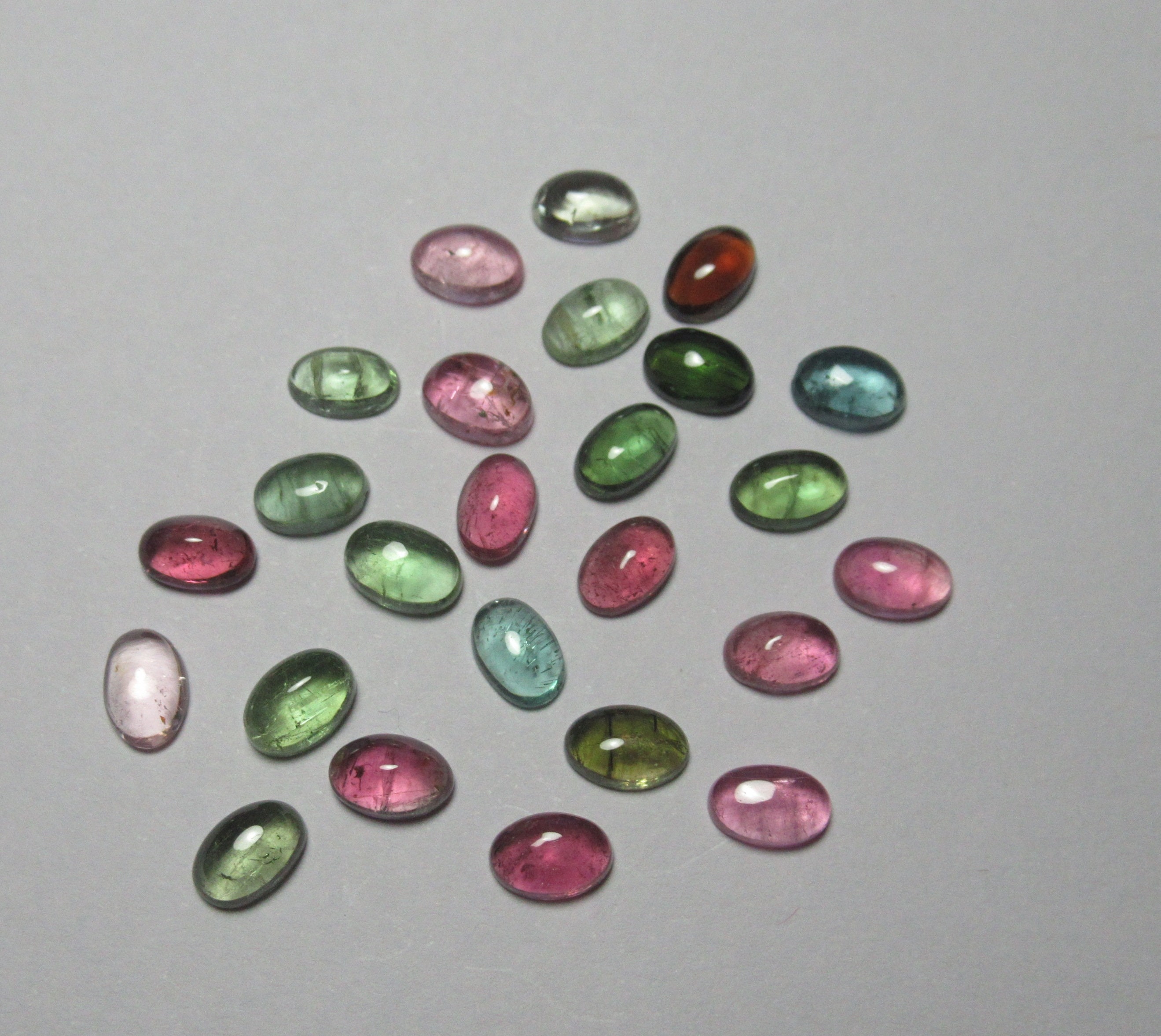 Lot De 3 Cabochons Ovales En Tourmaline Naturelle - 13.31 Carats, Qualité A+