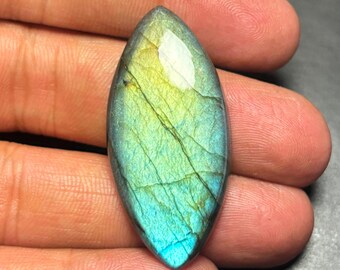 Cabujón de labradorita natural: piedra preciosa iridiscente para joyería n.° 11982