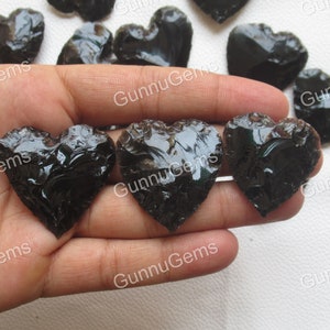 Black Obsidian Heart Obsidian Crescent Heart Healing Crystal Heart Carved Gemstone For Jewelry Small Size 25 to 30 mm Metaphysical glass